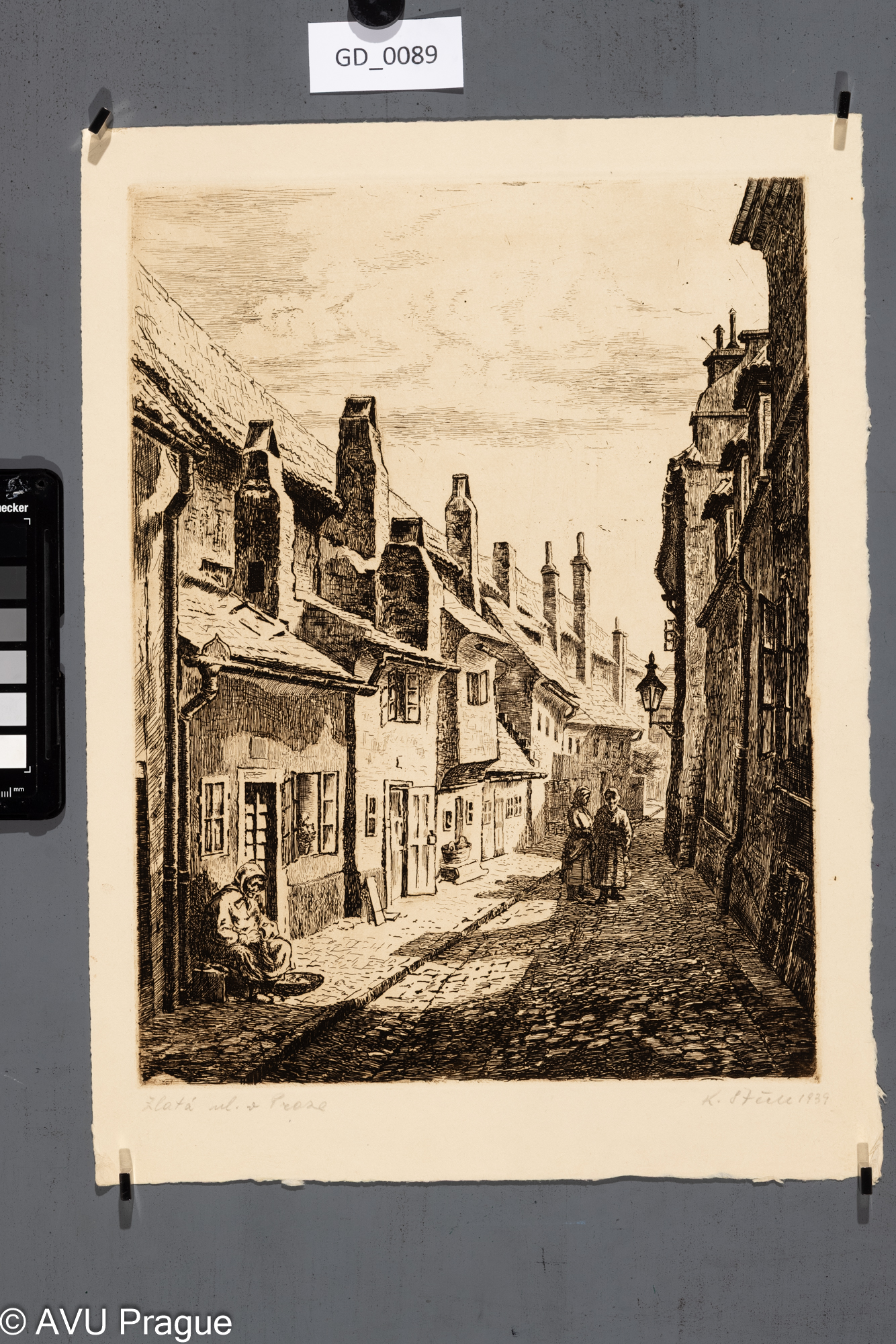 K. Š.; Zlatá ulička v Praze;1939; Lept;32,2 x 24,5; 37,7 x 27,8
