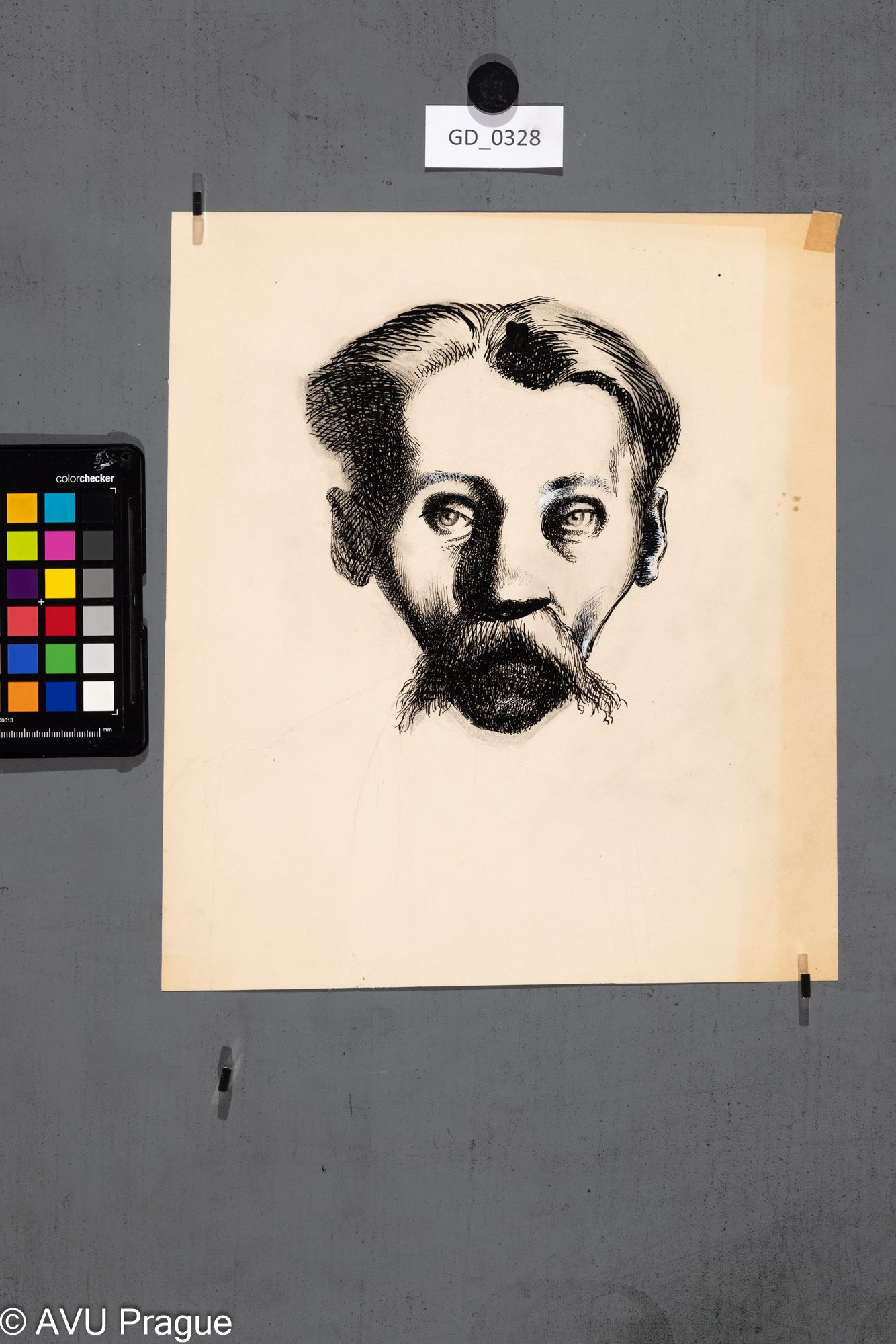 Karel Paták, Hlava muže s kníryKresba, 30,1 x 27, Pukl, grafit+ tuž , korekce - běloba