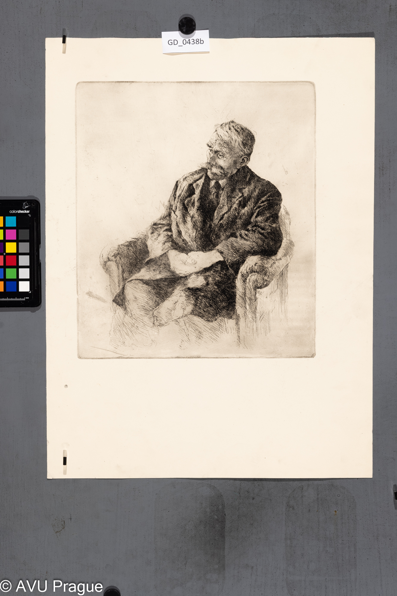 Neurčen, Sedící starší muž s knírem, Lept / kresba, 32,2 x 28,51 x 38