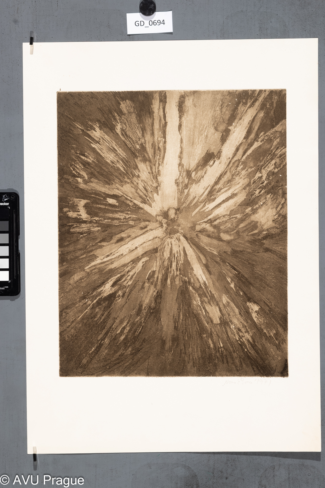 Zuzana Nováčková, abstraktní motiv III., 1971, Rezerváž / Akvatinta, 34,4 x 27,6, 49,7 x 35,4,Čepelák