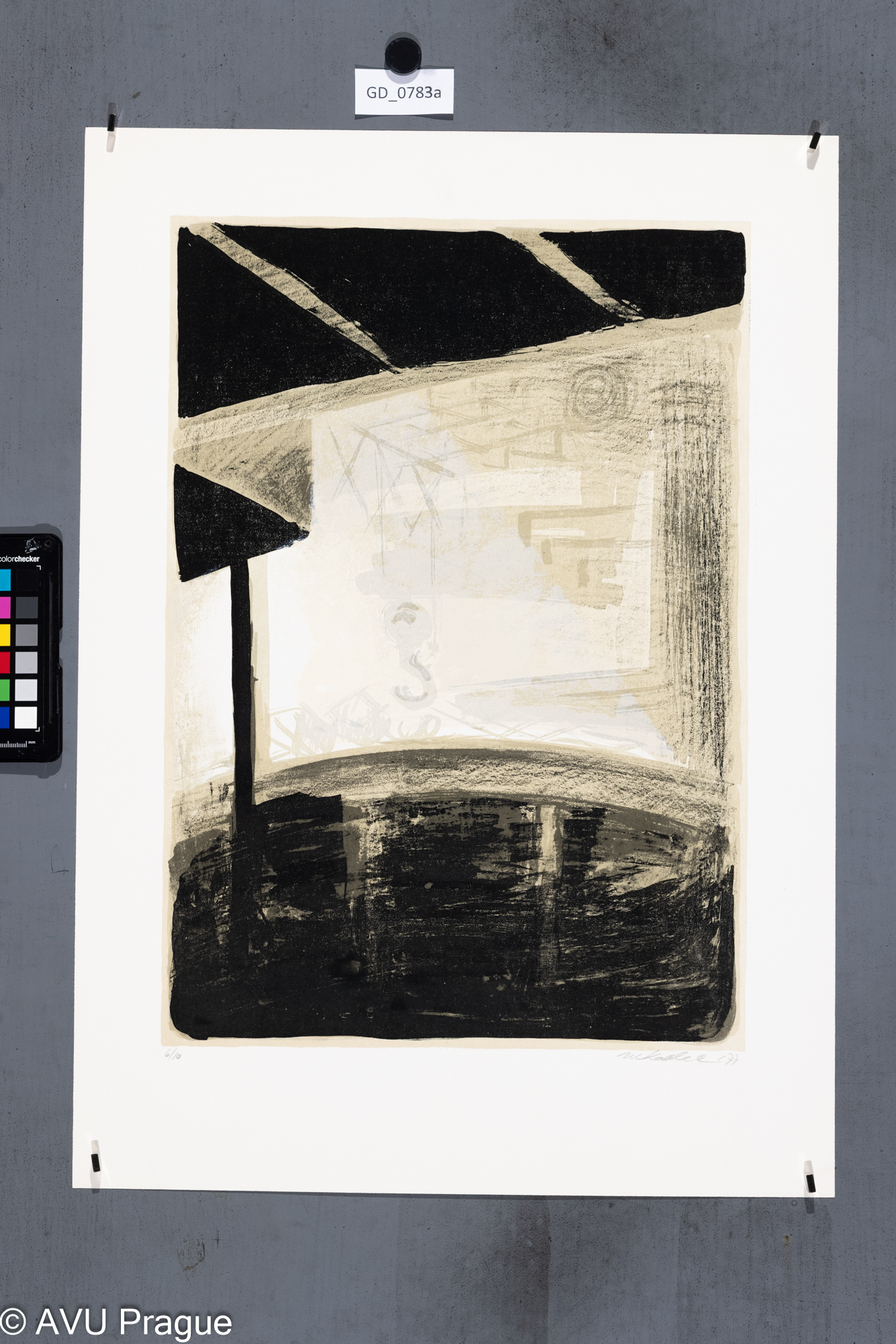 Martin KadlecJeřáb na pozadí (Hutě)1977Litografie, tři barvy45,7 x 3258,3 x 41,6Čepelák