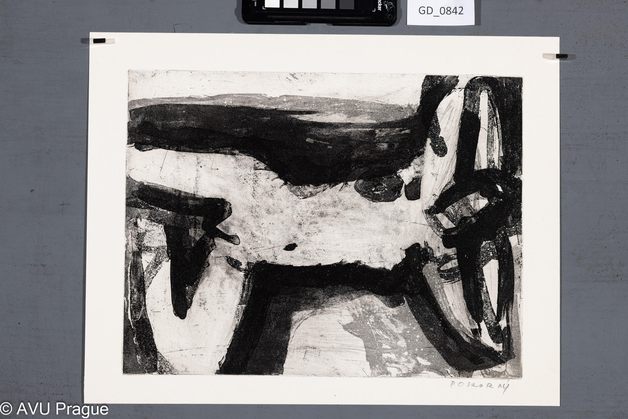 Karel Pokorný, Ležící žena, 60.léta, Rezerváž / akvatinta, 24,5 x 32, 29,9 x 38,2, Tittelbach