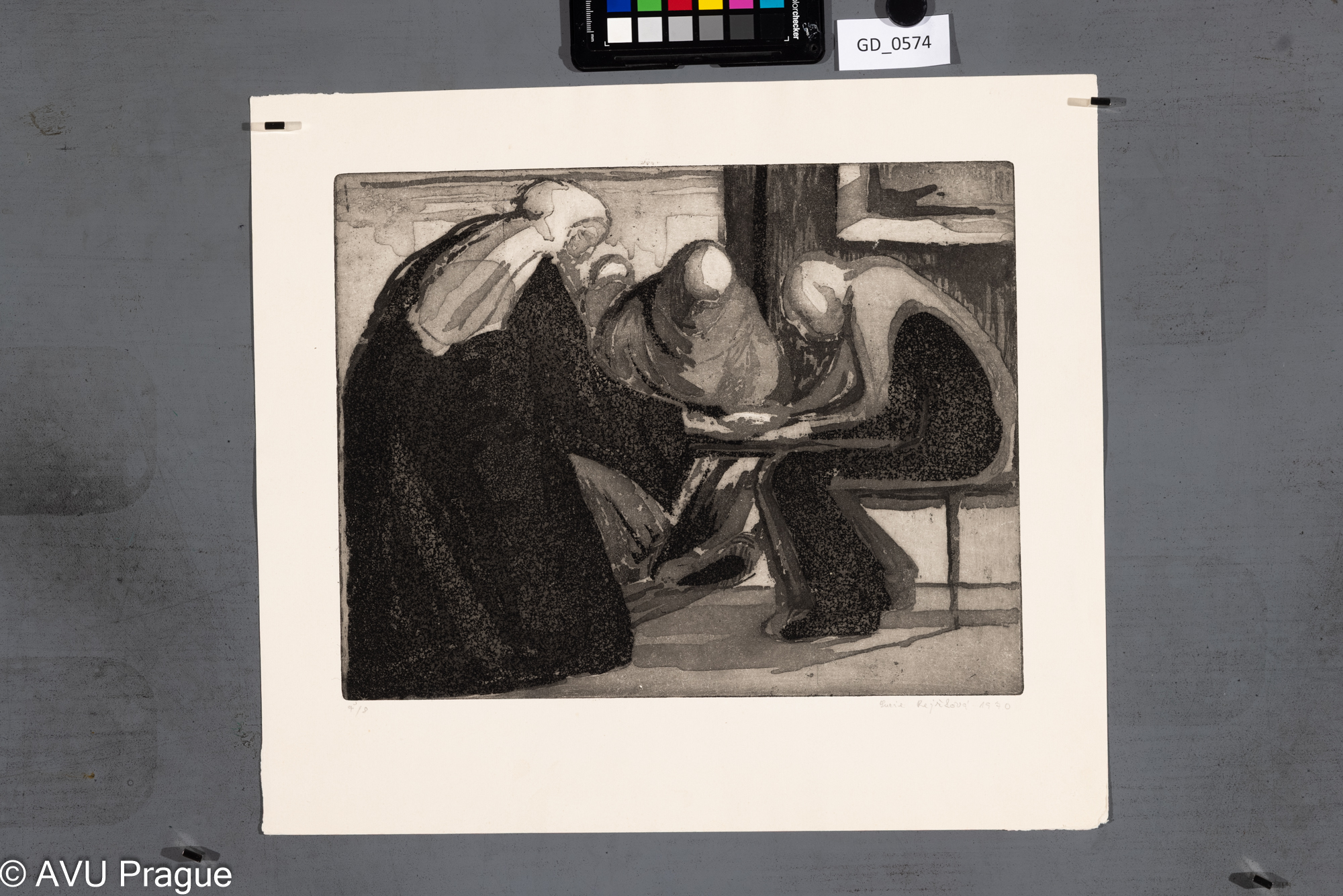 Skupina žen u stolu