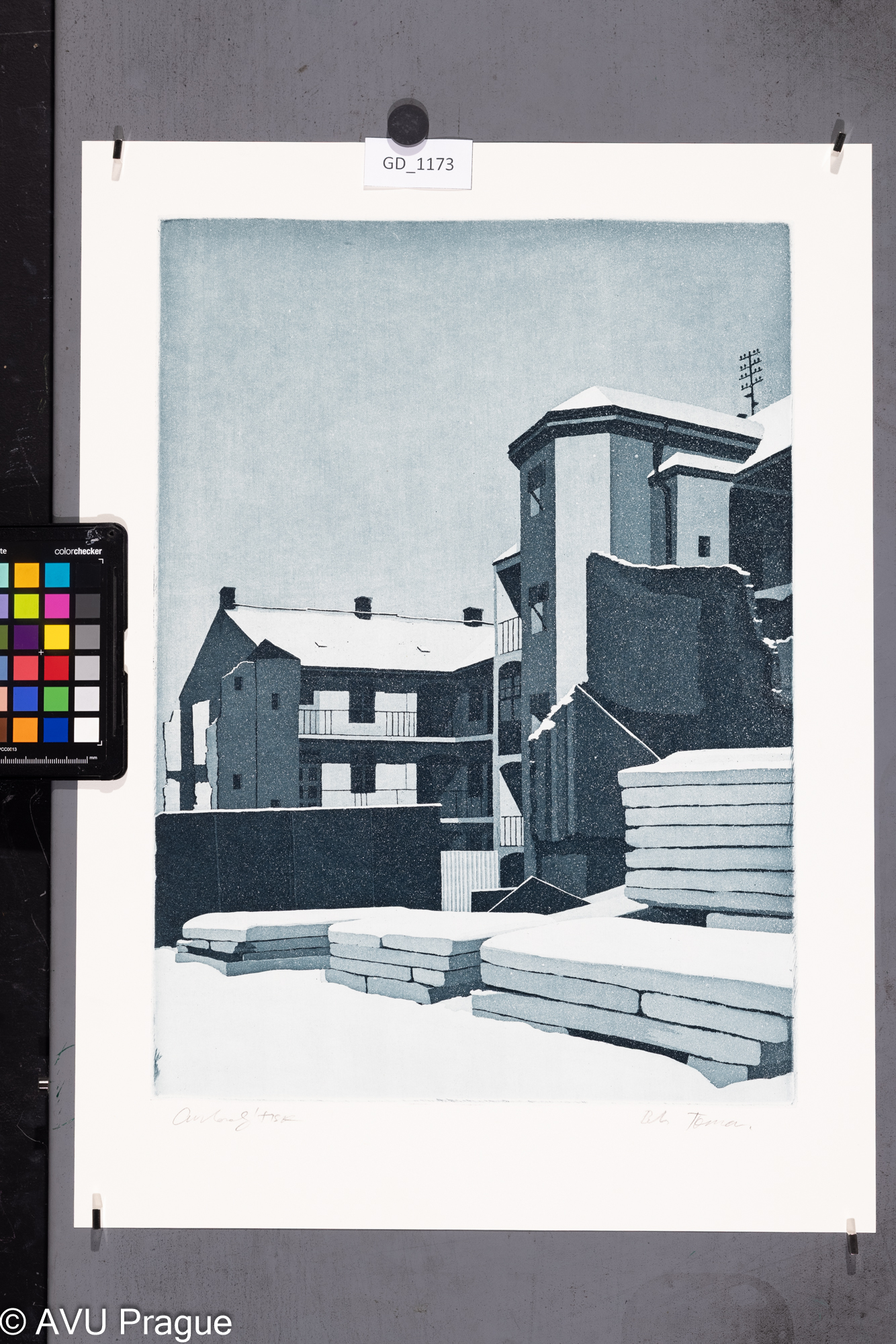 Zimní pavlač a staveniště